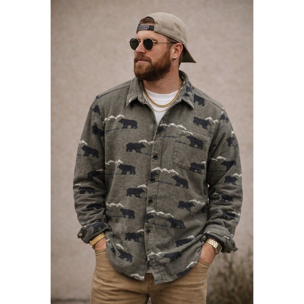 True Grit Green Bear Men's Button Down Shirt Burly Rugged‎ Thrashed Sz M